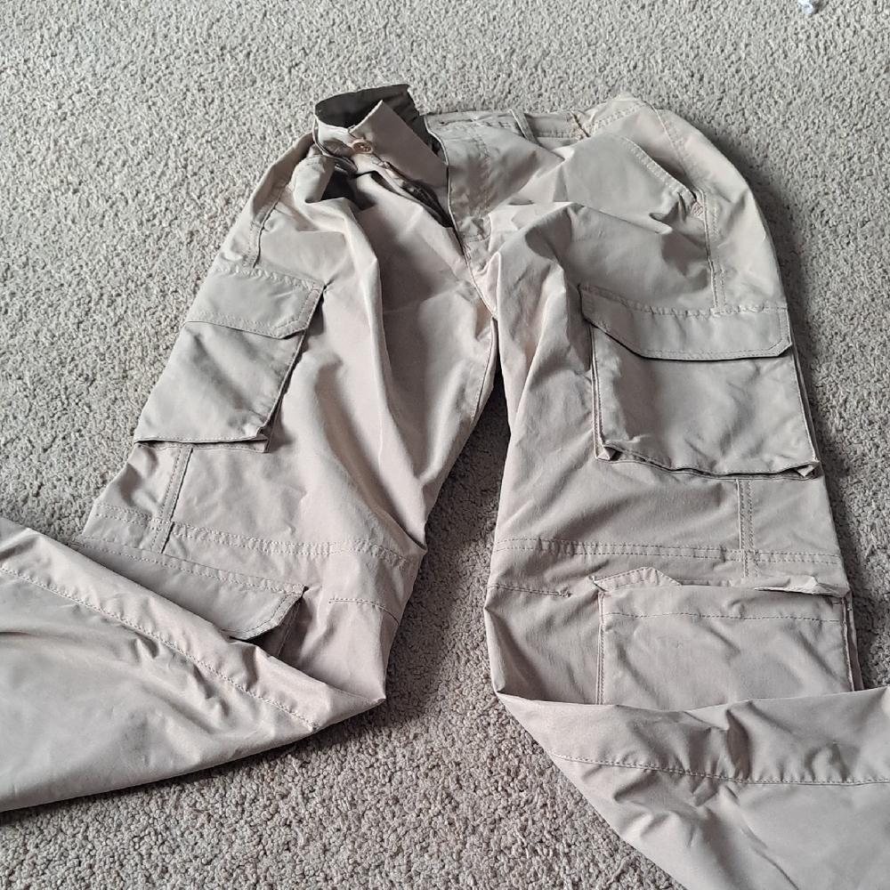 Woman's Tan Cargo Pants